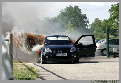 burnout burn out feu voiture incendie freins brulent clio tuning funimages images fun insolite